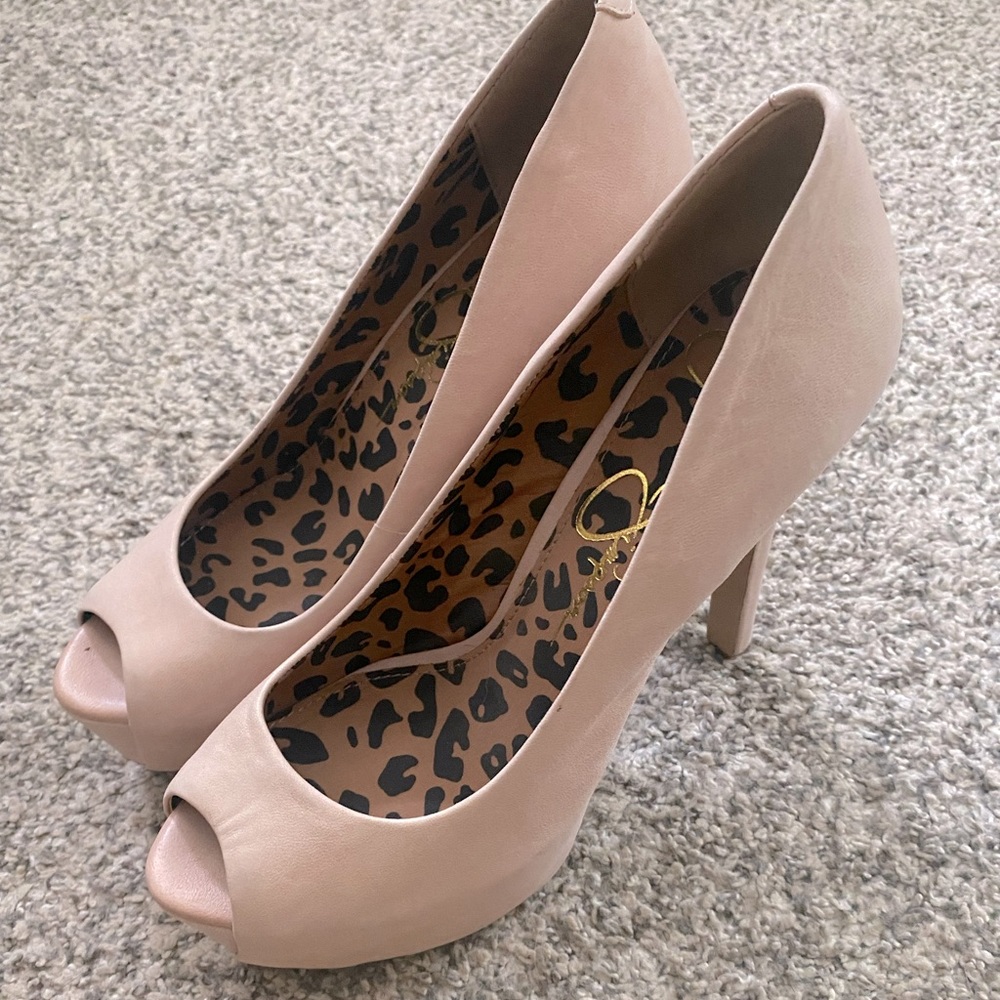 Size 7.5 Jessica Simpson heels